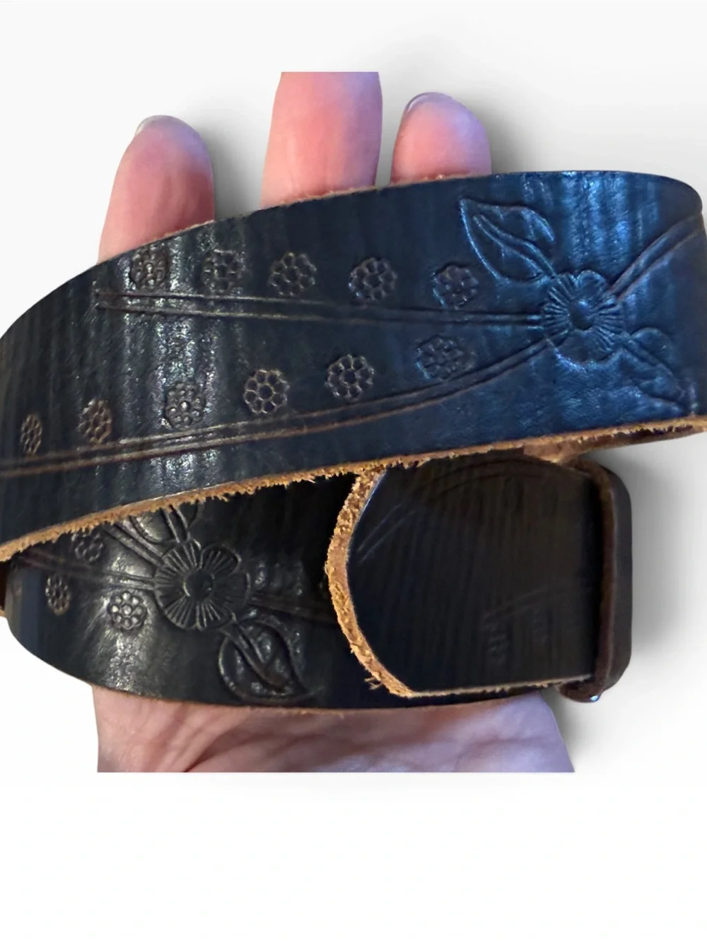 Vintage Black Leather Hand tooled Floral Vine Belt 32” with Silver Buckle